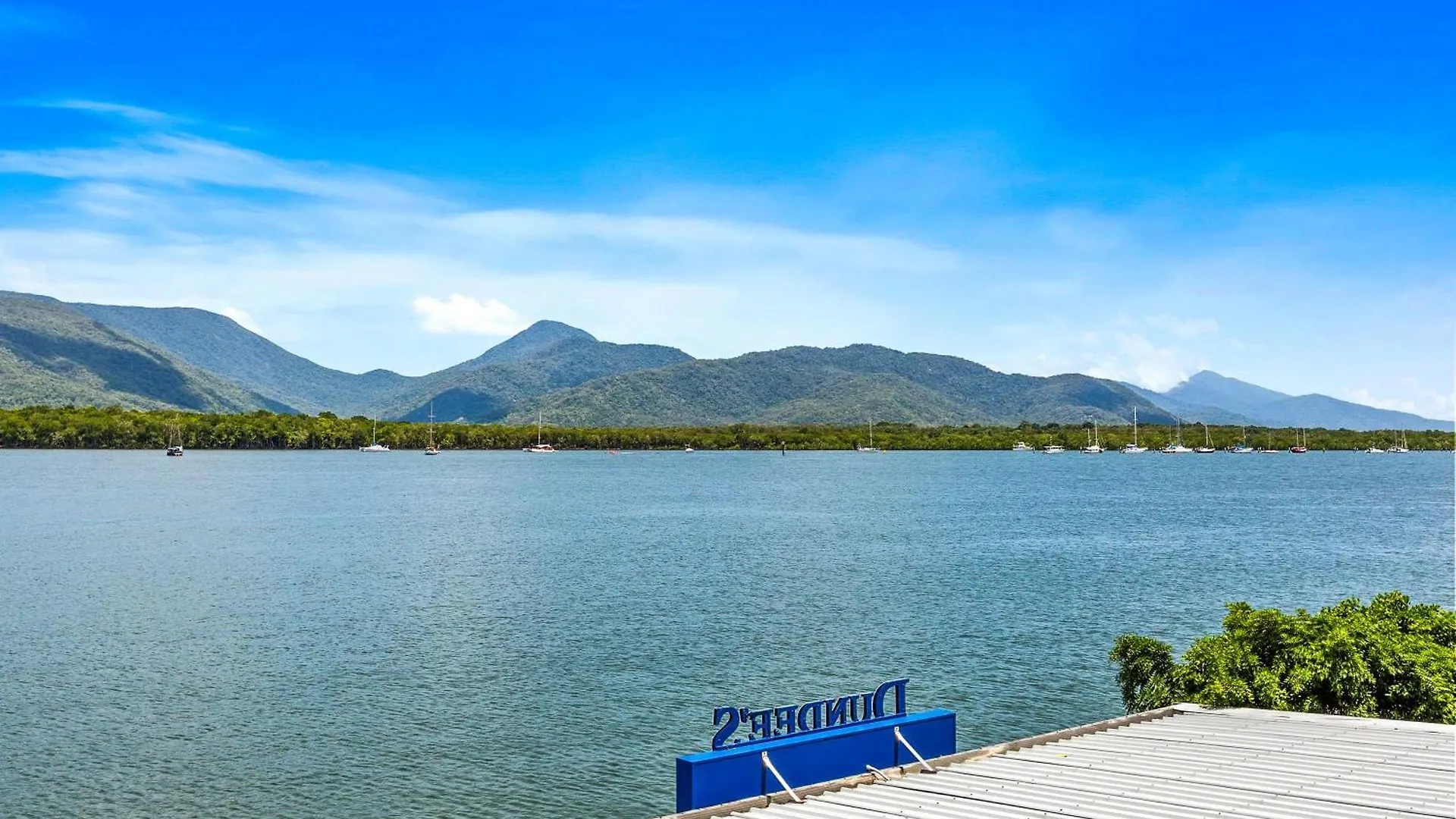 Apartmán Reef - Waterfront City Pool Sauna & Gym Cairns