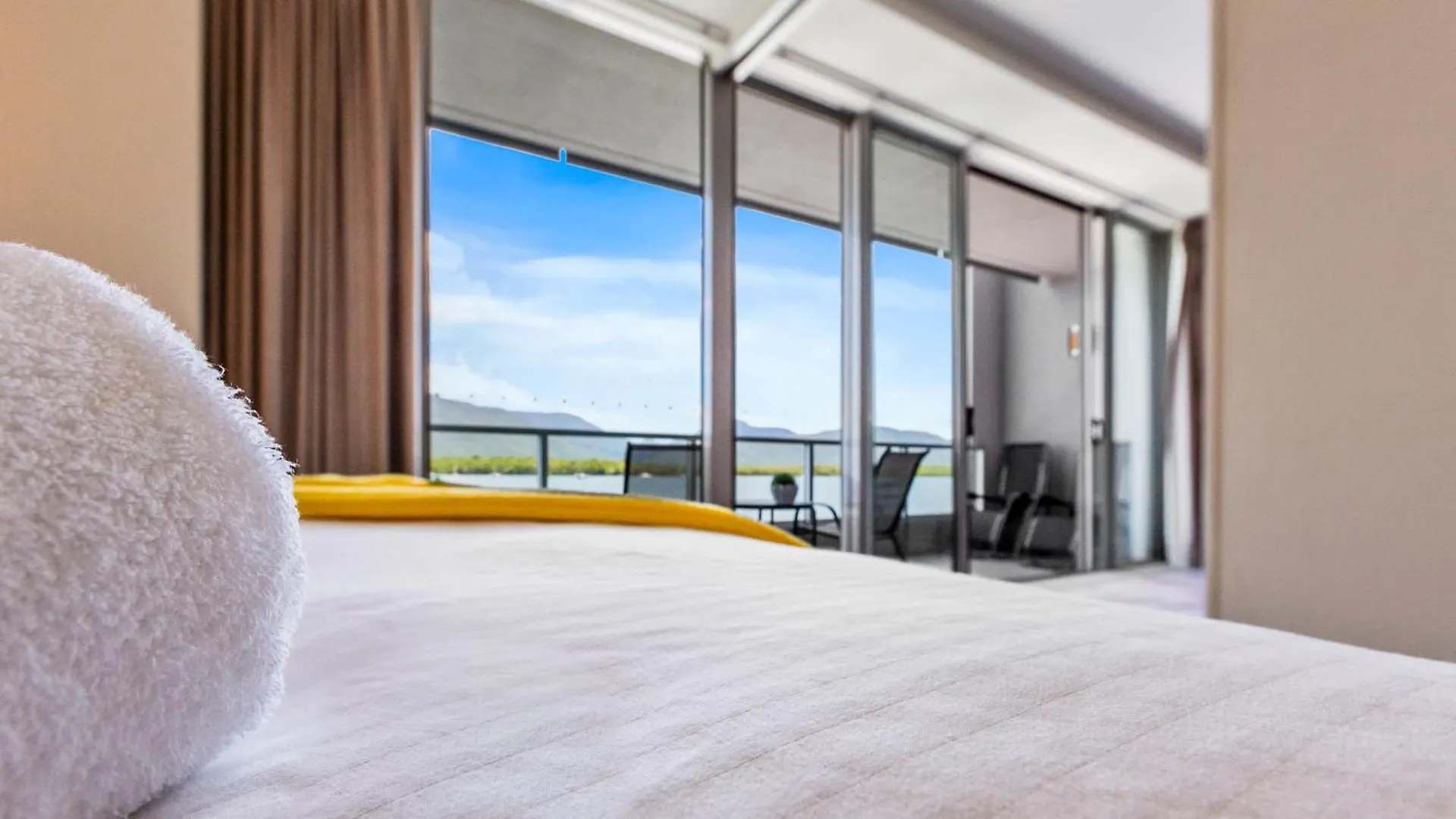 Reef - Waterfront City Pool Sauna & Gym Cairns Apartmán